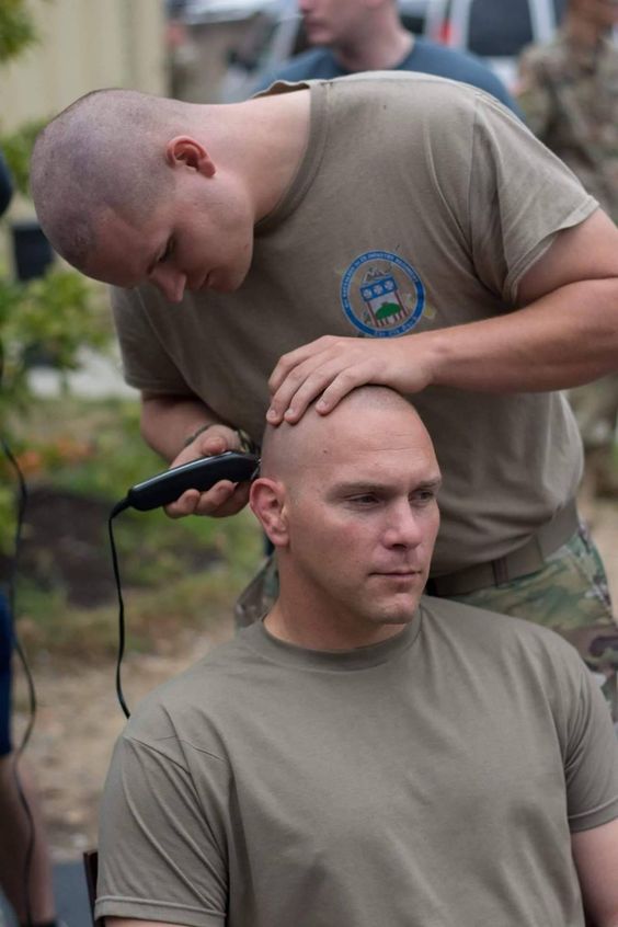 Kiểu tóc Đầu Đinh quân đội (Buzz Cut Military)