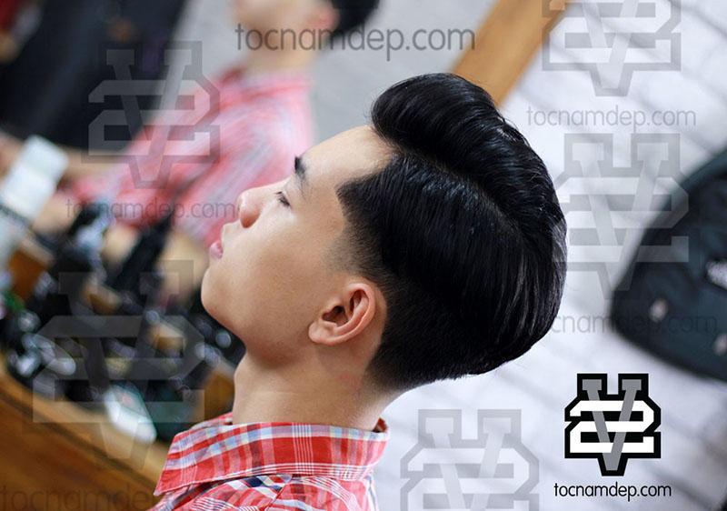 Địa chỉ cắt tóc nam: Bạn đang tìm kiếm địa chỉ cắt tóc nam đẳng cấp và chất lượng tại Nha Trang? Đến ngay với chúng tôi để được phục vụ bởi đội ngũ thợ lành nghề, sáng tạo và thân thiện nhất. Chúng tôi đảm bảo sẽ làm hài lòng những khách hàng khó tính nhất.