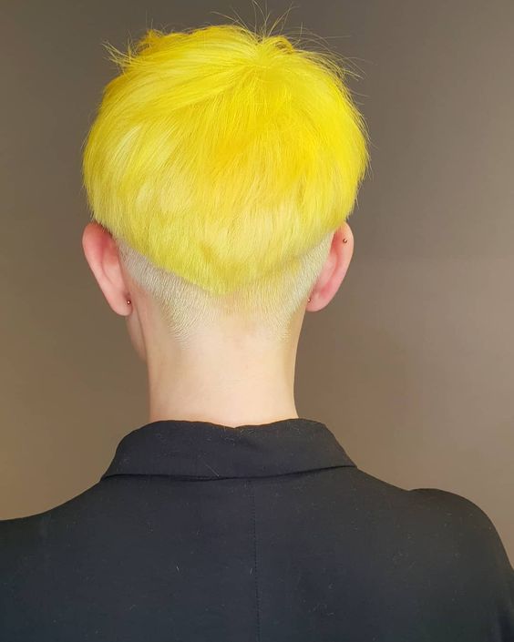 Cách chăm sóc sau khi nhuộm tóc màu vàng rêu cho nam?