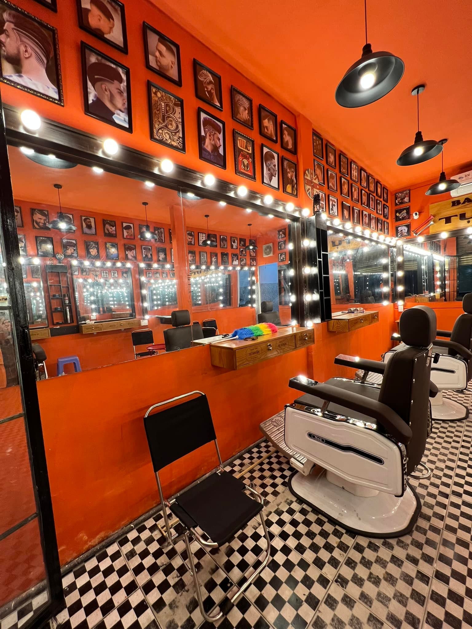 Barber Shop Tóc Tự Nhiên 2022